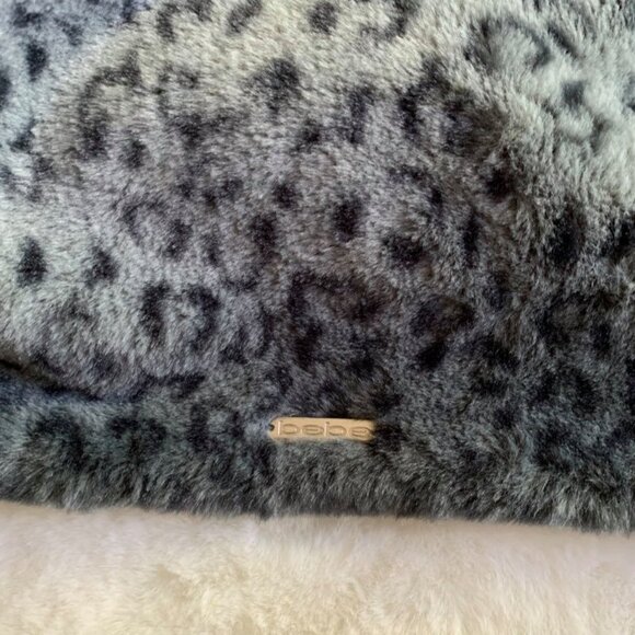 Bebe Faux Fur Infinity Scarf Leopard - Picture 2 of 3